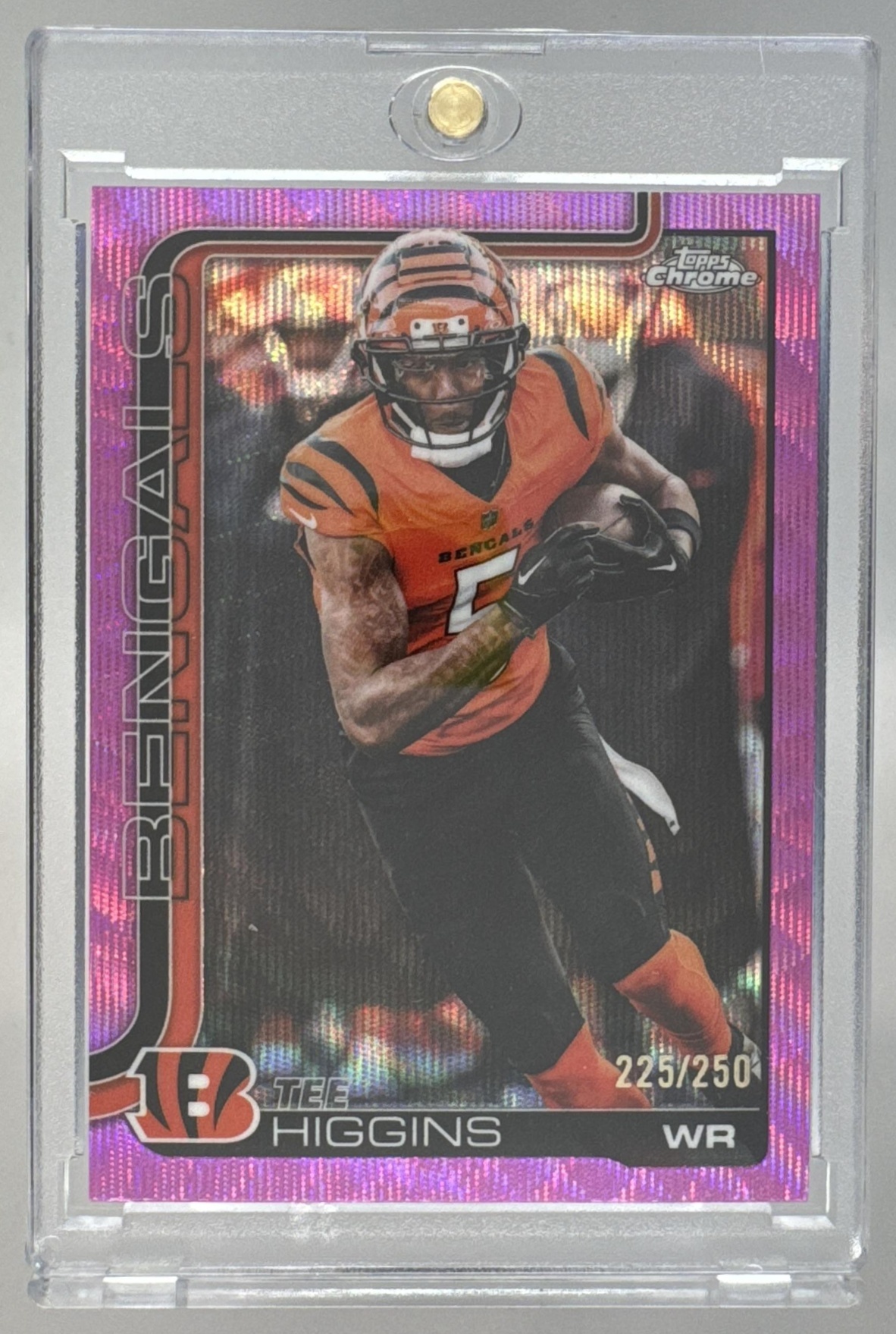 Card image for 2025 Topps Chrome Tee Higgins Pink Wave Refractor /250 #59 Bengals