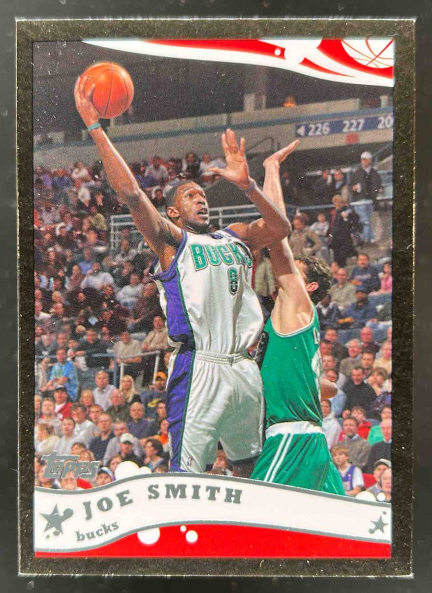 Card image for 2005-06 TOPPS JOE SMITH BLACK /500 #81 MILWAUKEE BUCKS