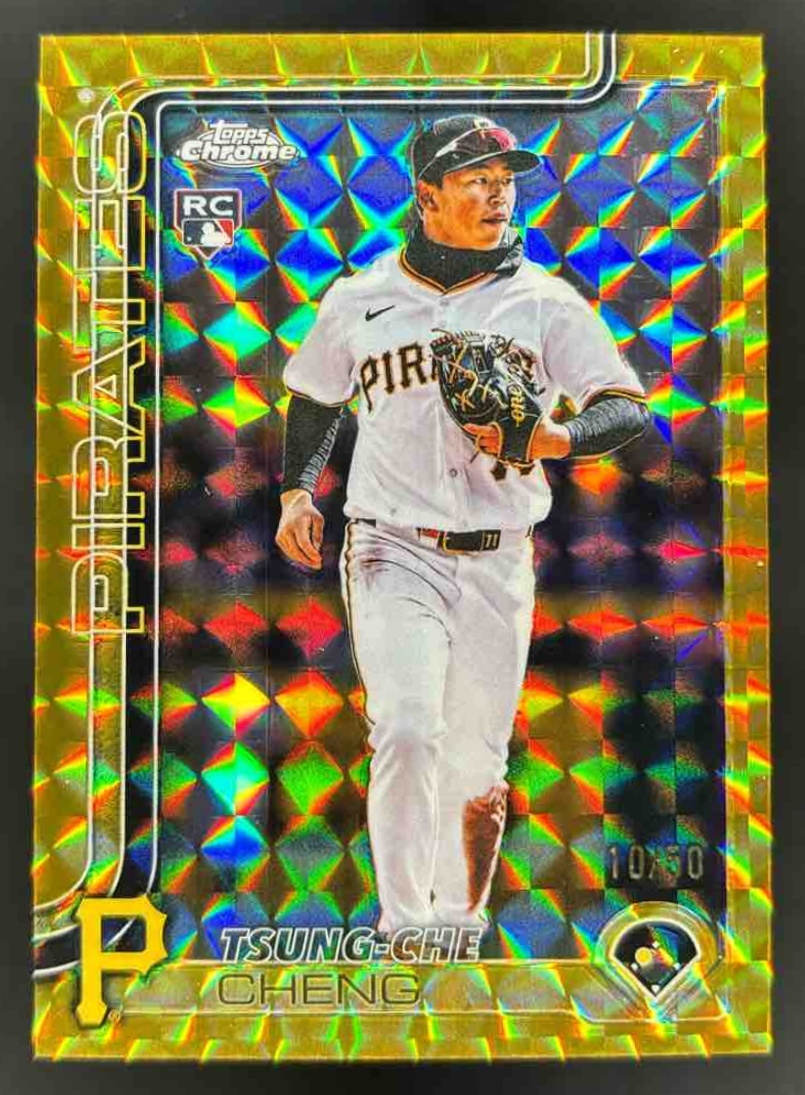 Card image for 2025 Topps Chrome Update Tsung-Che Cheng Gold Geometric Refractor /50 RC