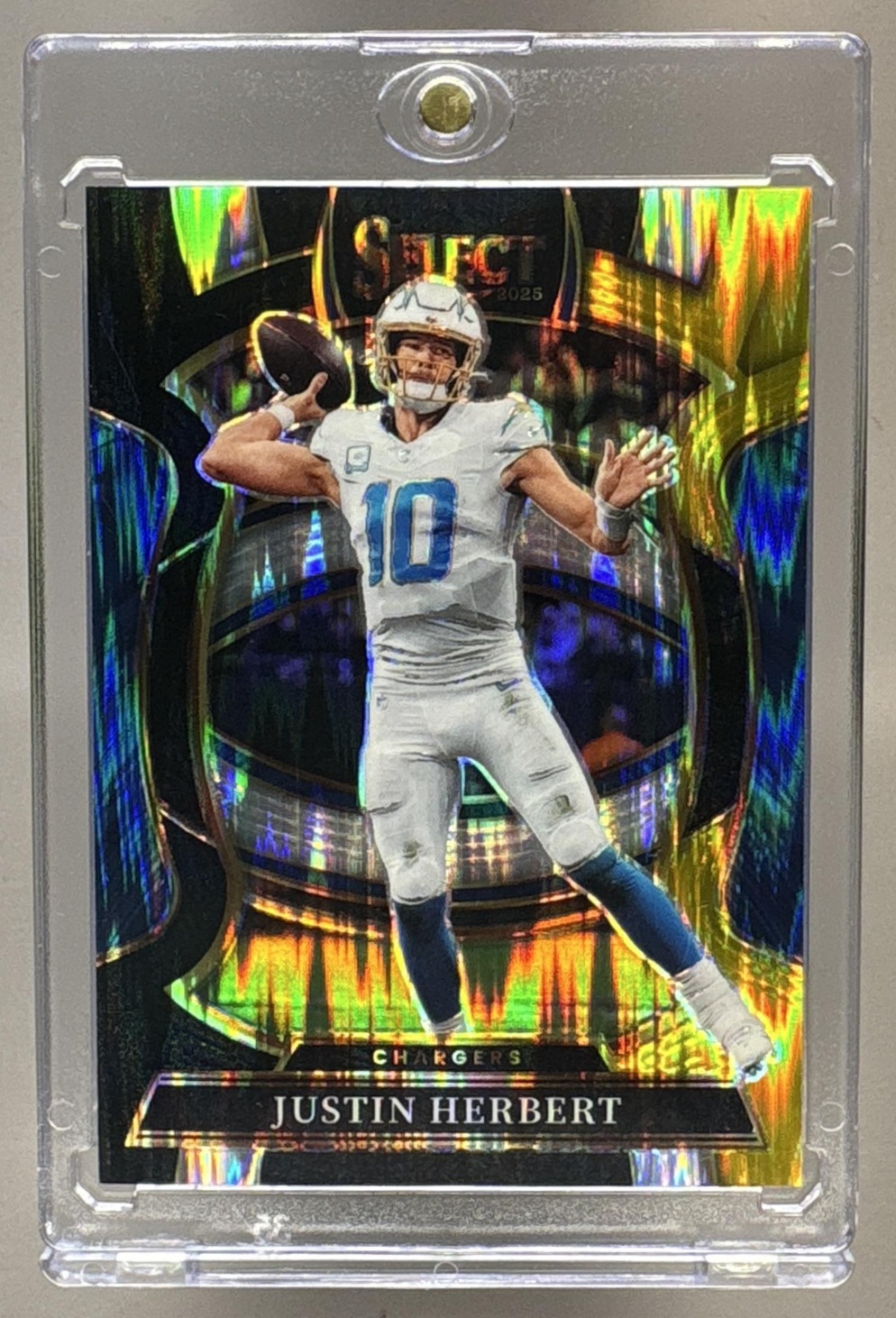 2025 PANINI SELECT JUSTIN HERBERT #1 CONCOURSE BLACK AND GOLD PRIZM SHOCK