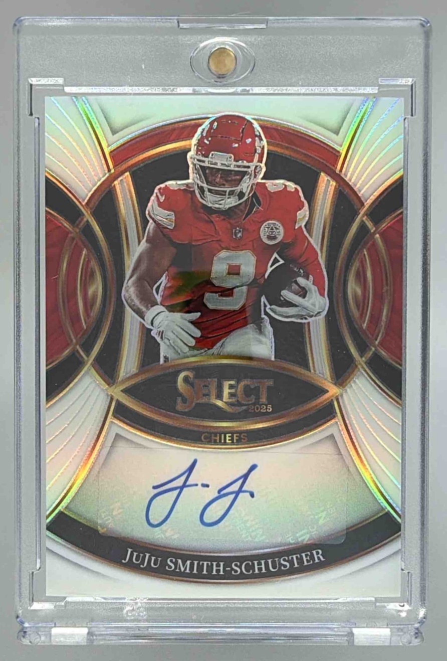 Card image for 2025 Panini Select JuJu Smith-Schuster Signatures White Prizm /35 #SP-JSR Auto Chiefs