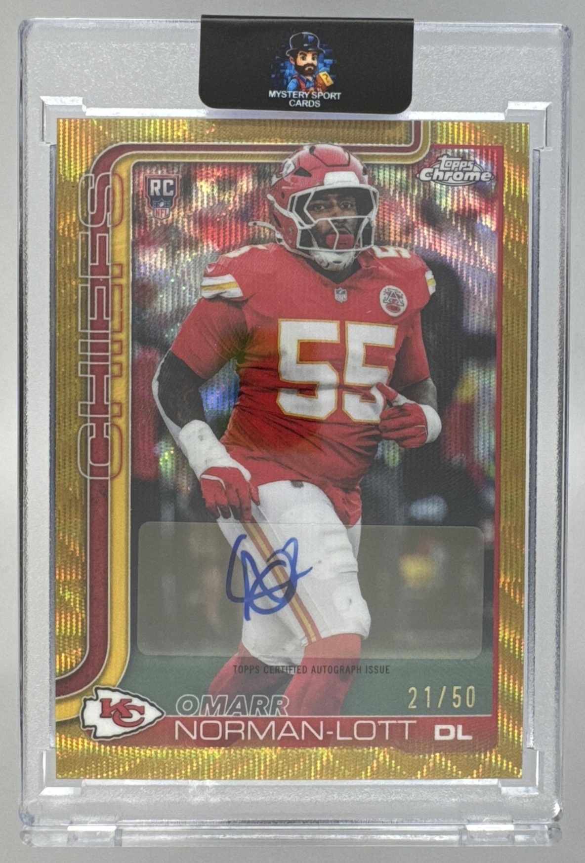 Card image for 2025 Topps Chrome Xavier Worthy Auto Gold Geometric Refractor /50 #BA-XW Chiefs