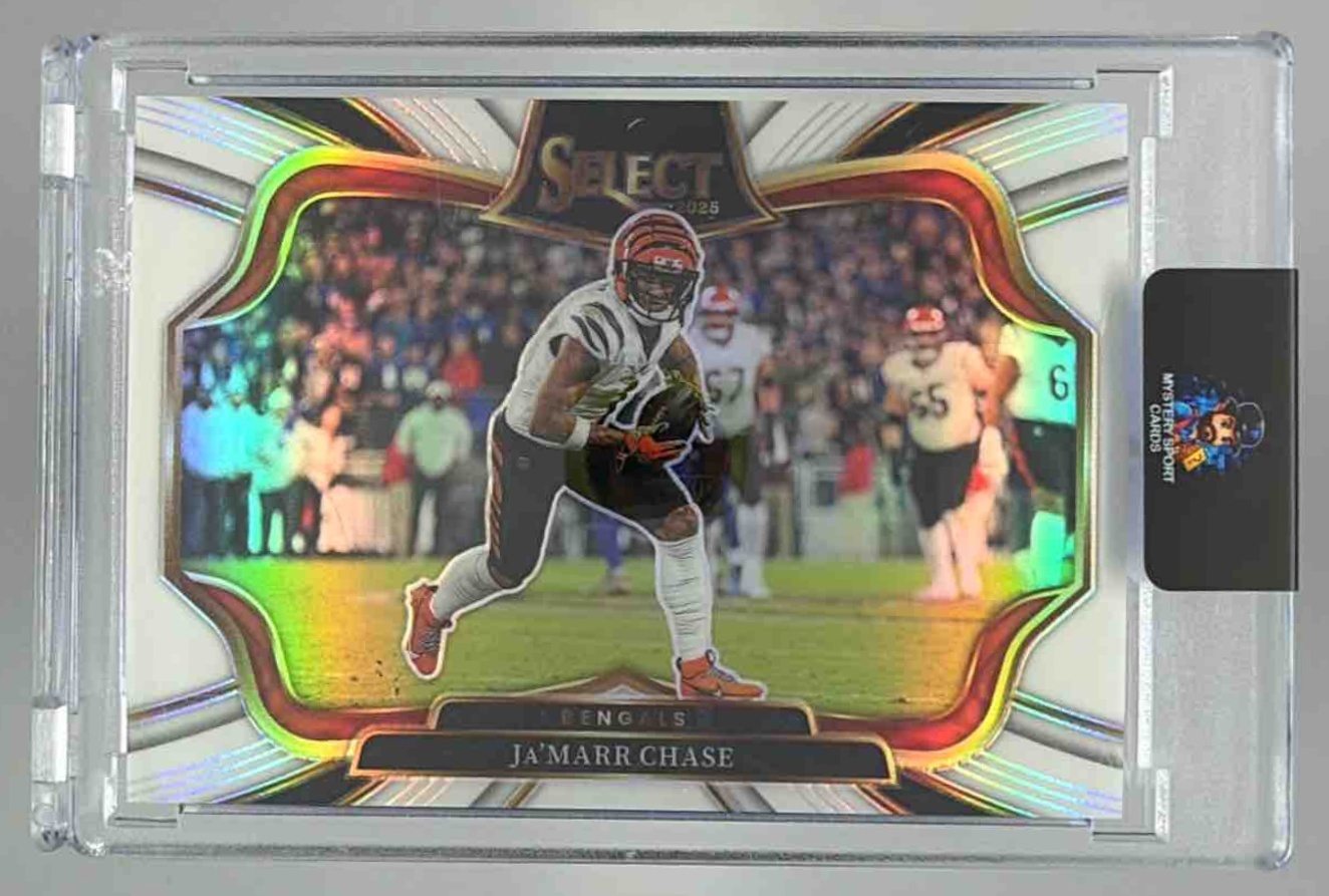 Card image for 2025 Panini Select Ja'Marr Chase Field Level White Prizm /35 #458 Bengals